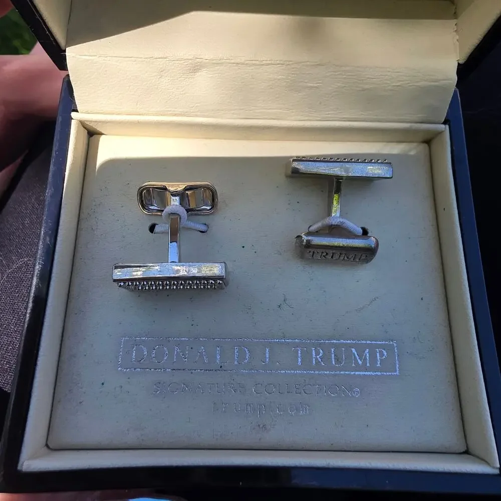 Donald J. Trump Signature Collection cufflinks
